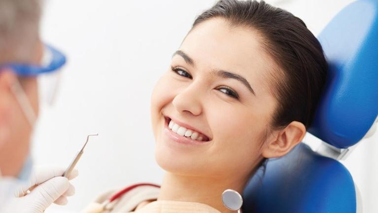 Woman at the dentist in jonesboro ar