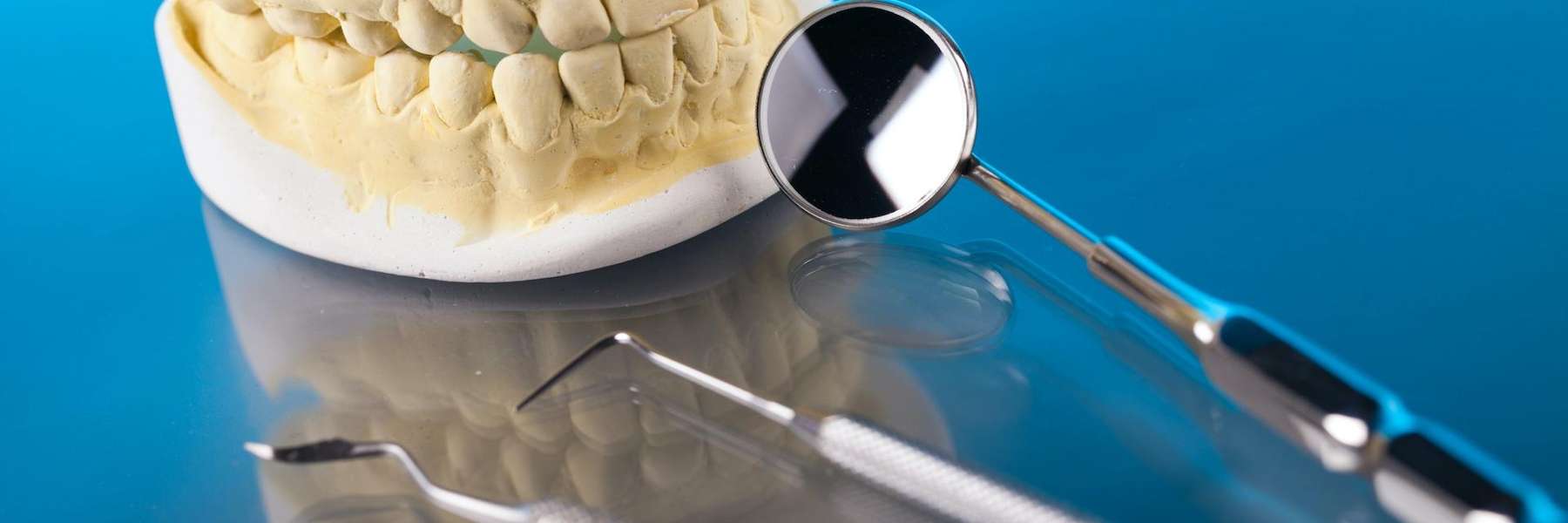 A dental mold and dental tools